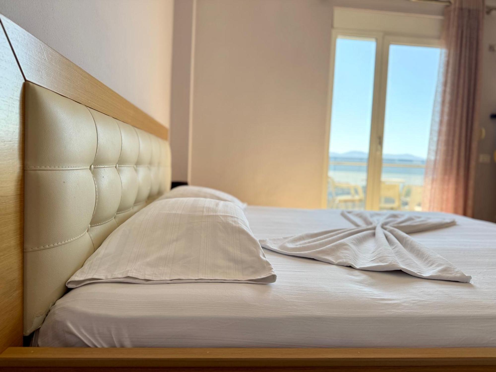 Spectacular Seaview Apartment Vlorë Exterior foto